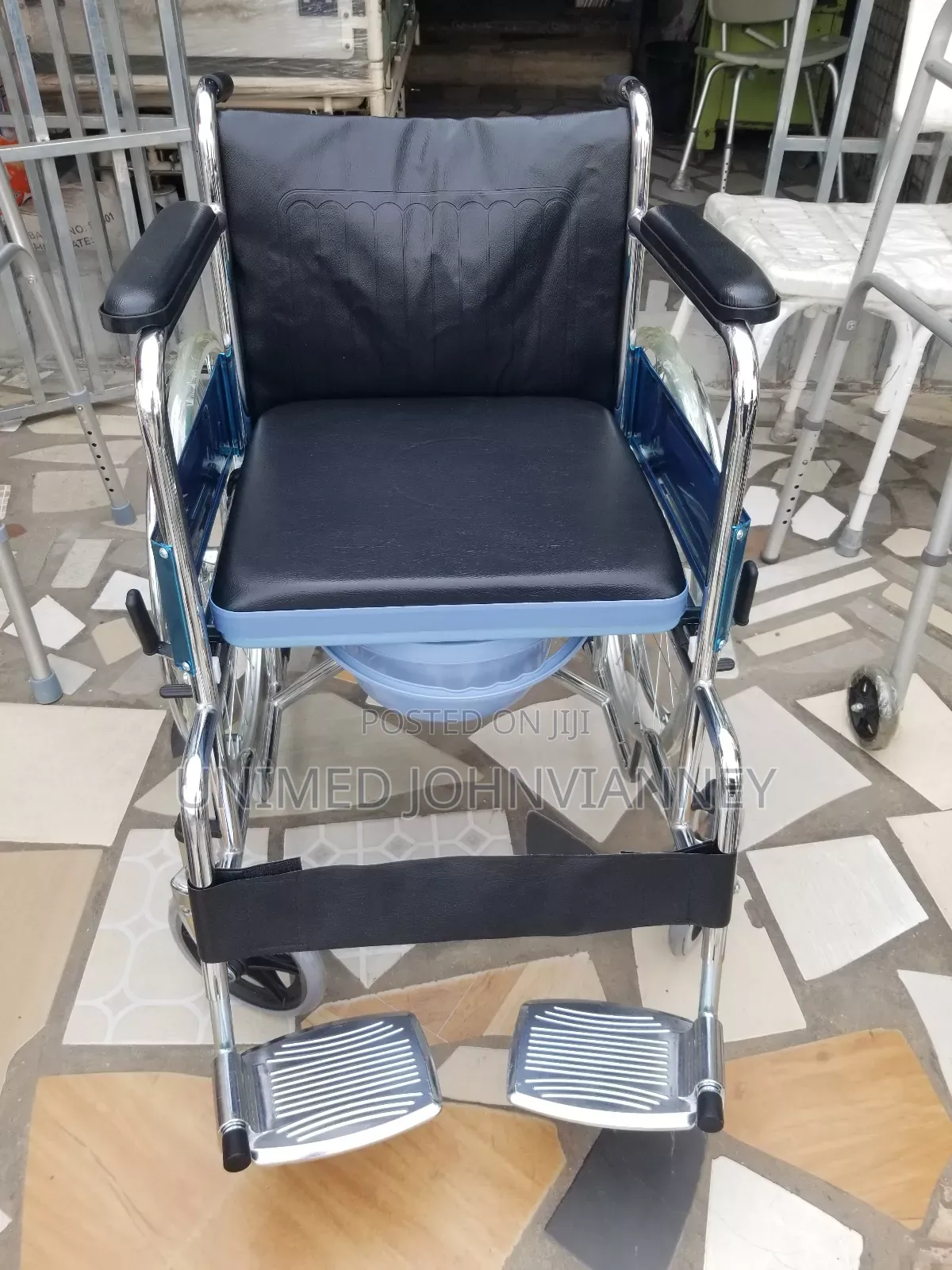 Comodo Wheel Chair