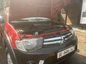 Mitsubishi L200 Double Cab 2.5 136hp 4WD 2013 Red