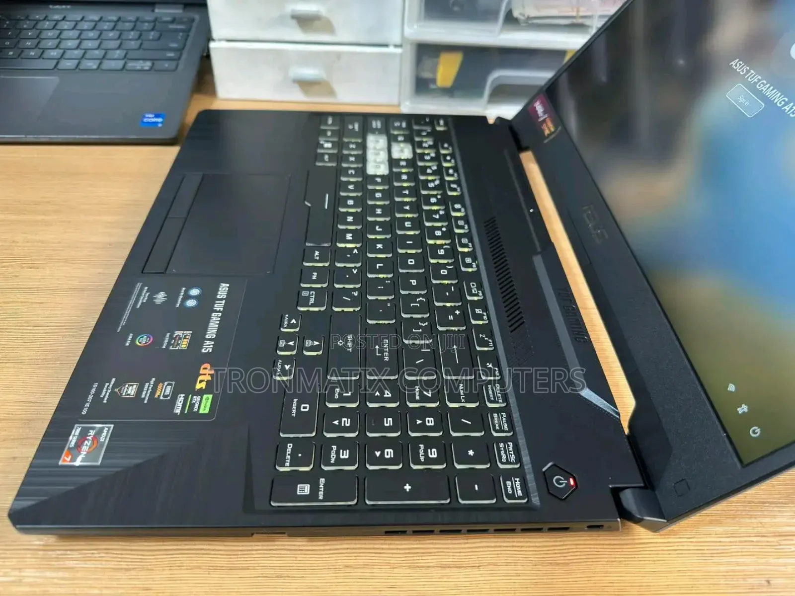 New Laptop Asus ROG Strix G17 16GB AMD Ryzen 7 SSD 1T