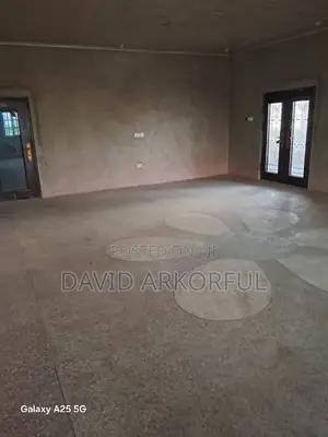 11bdrm House in Effutu Municipal for sale