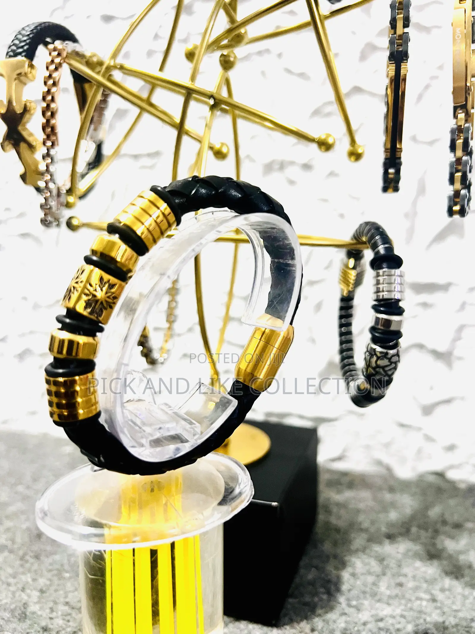 Leather Rebellion, Gold Royalty — Status Rogue Line.