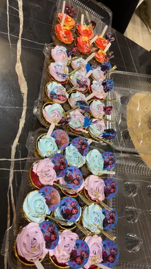 Elsa Cupcakes