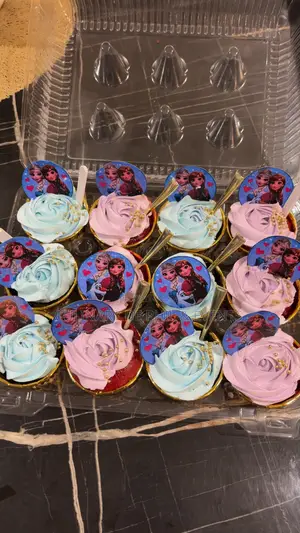 Elsa Cupcakes