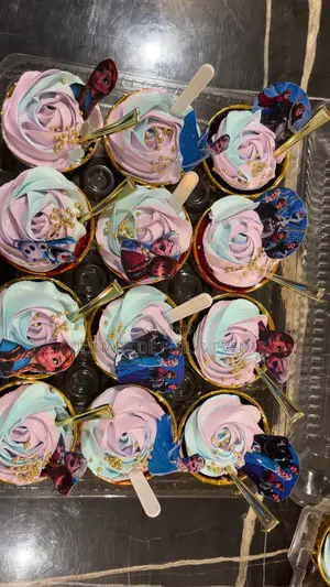 Elsa Cupcakes