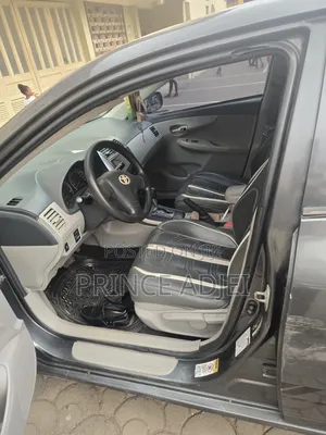 Toyota Corolla L 4-Speed Automatic 2013 Gray