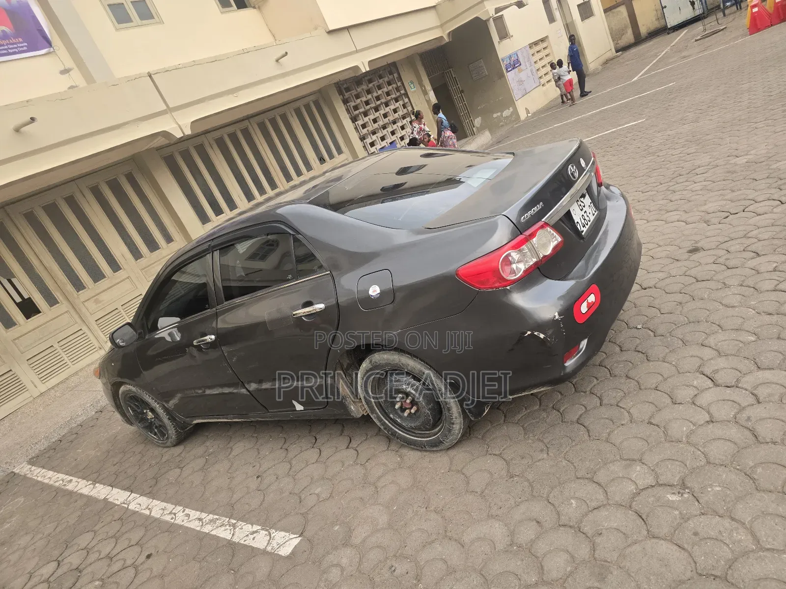 Toyota Corolla L 4-Speed Automatic 2013 Gray
