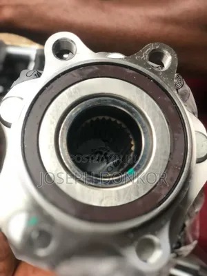 Outlander Front Hub 2022,2023,2024,2023,2024,2025,2026