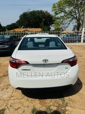 Toyota Corolla LE 4dr Sedan (1.8L 4cyl CVT) 2016 White