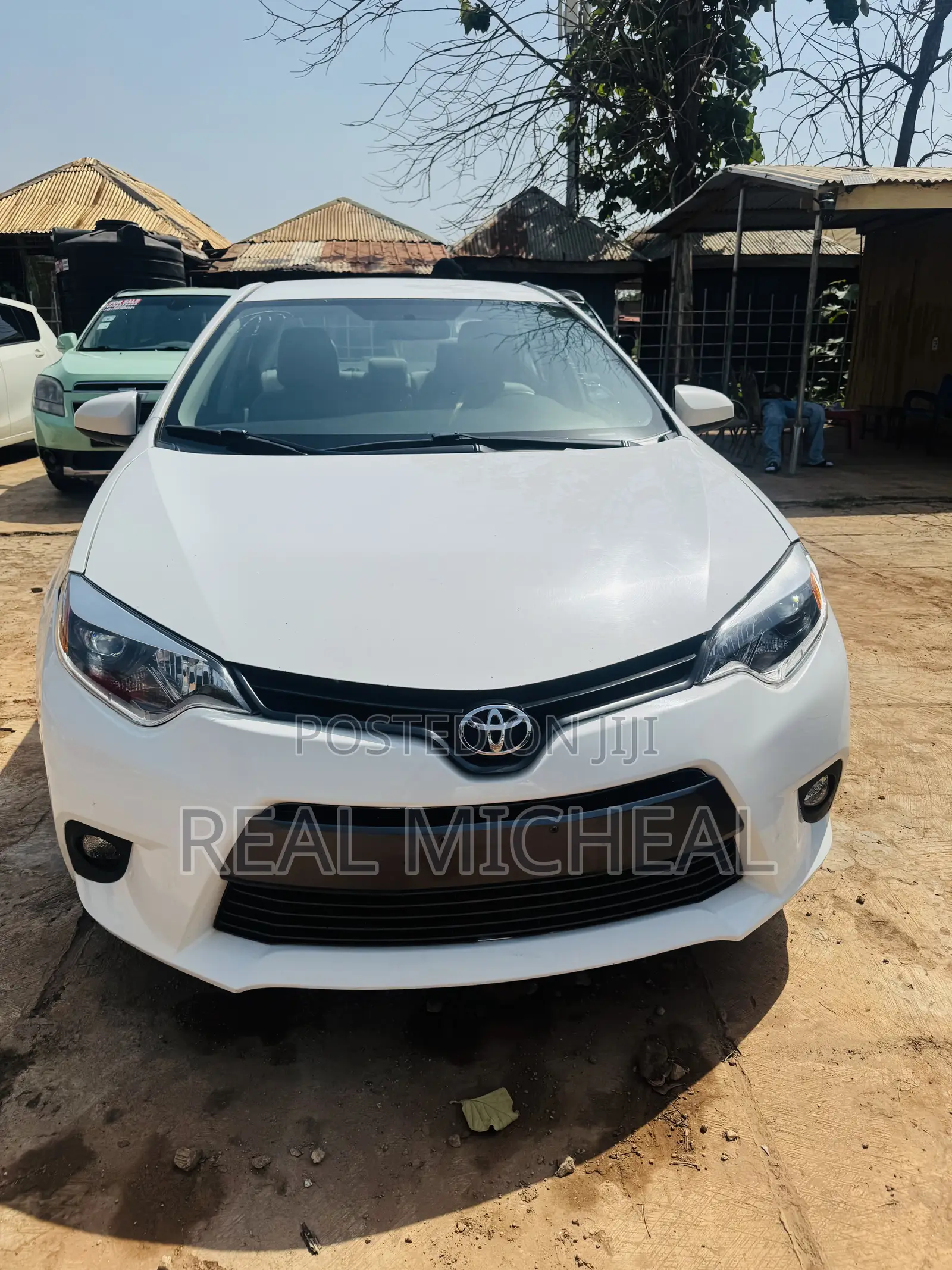 Toyota Corolla LE 4dr Sedan (1.8L 4cyl CVT) 2016 White