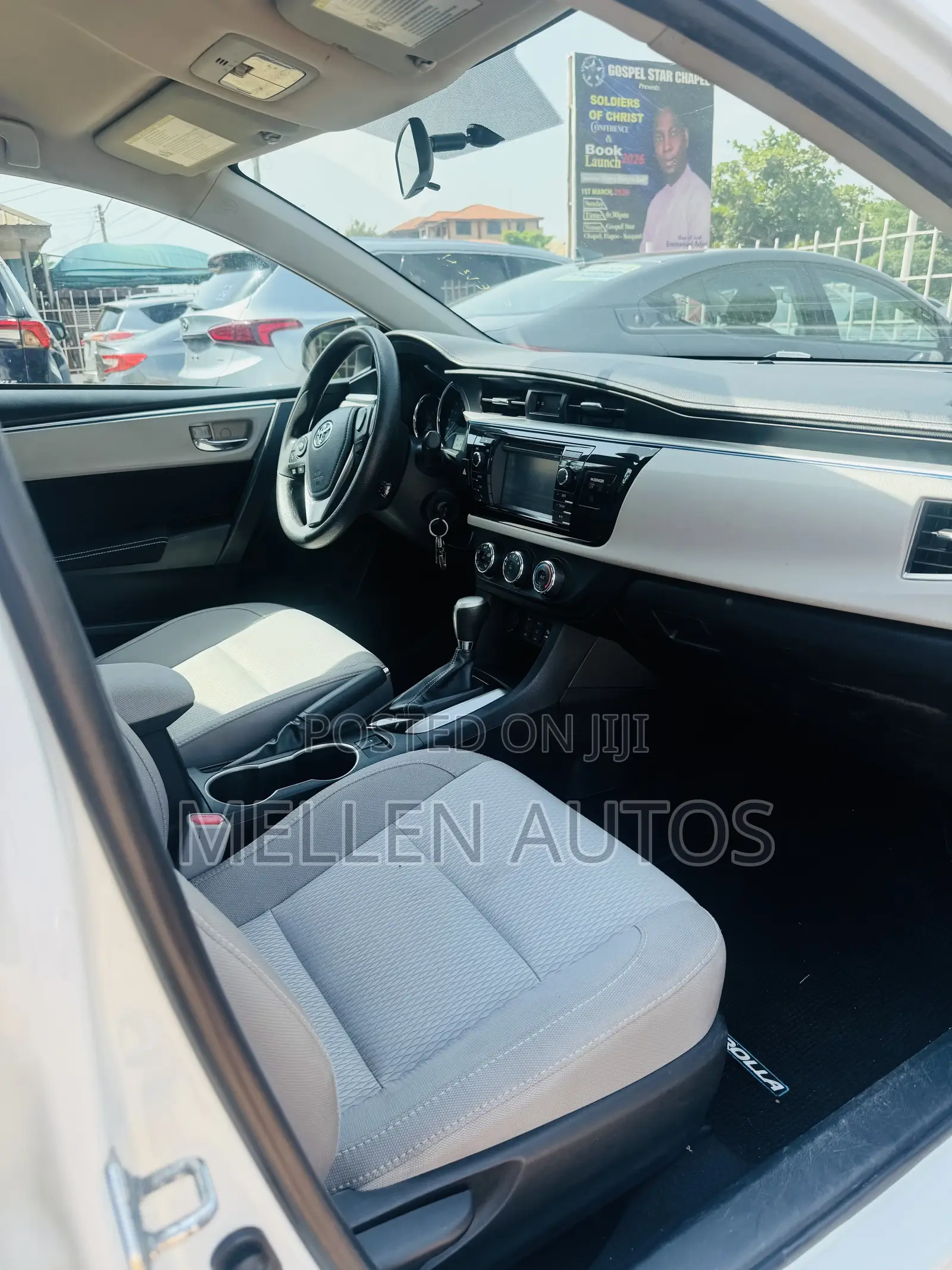 Toyota Corolla LE 4dr Sedan (1.8L 4cyl CVT) 2016 White