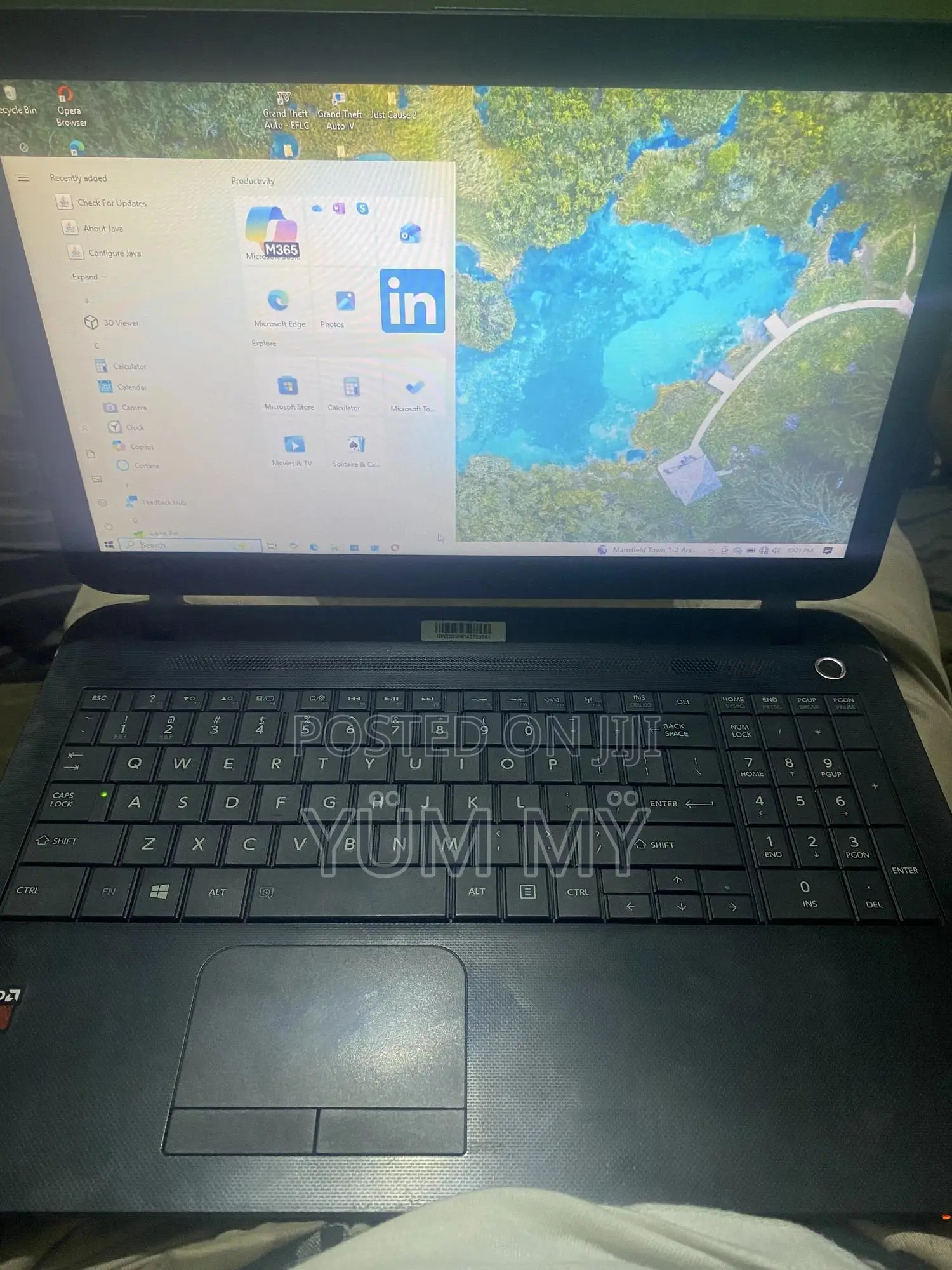 Laptop Toshiba Satellite C50D 4GB AMD A8 HDD+SSD 500GB