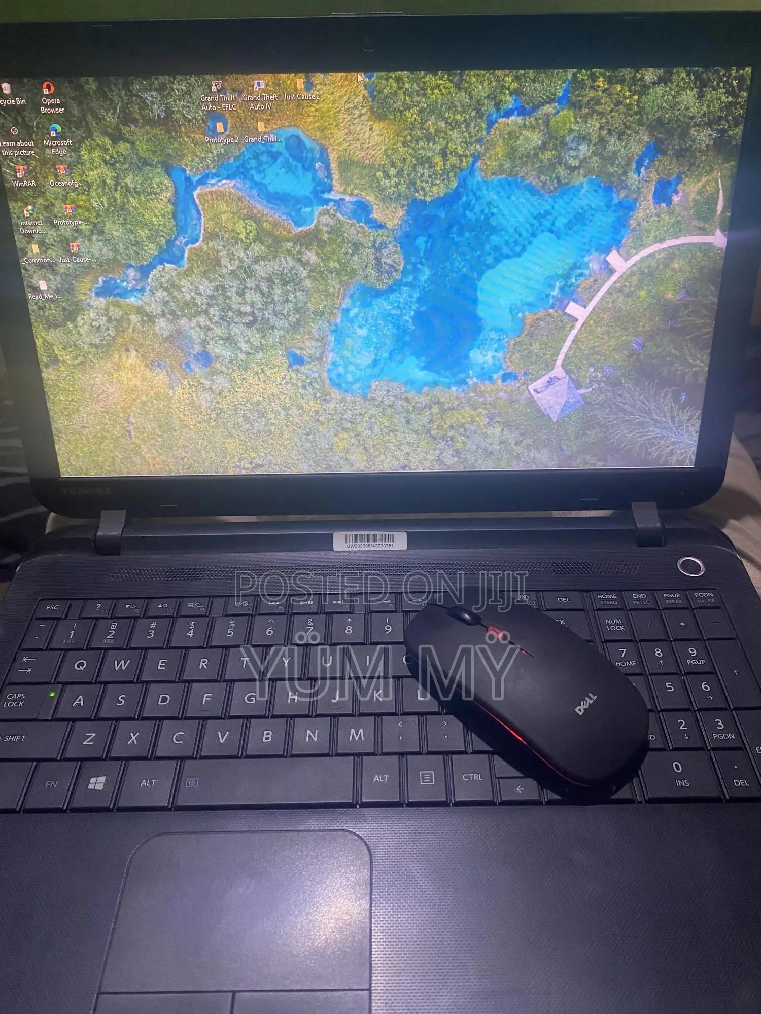 Laptop Toshiba Satellite C50D 4GB AMD A8 HDD+SSD 500GB