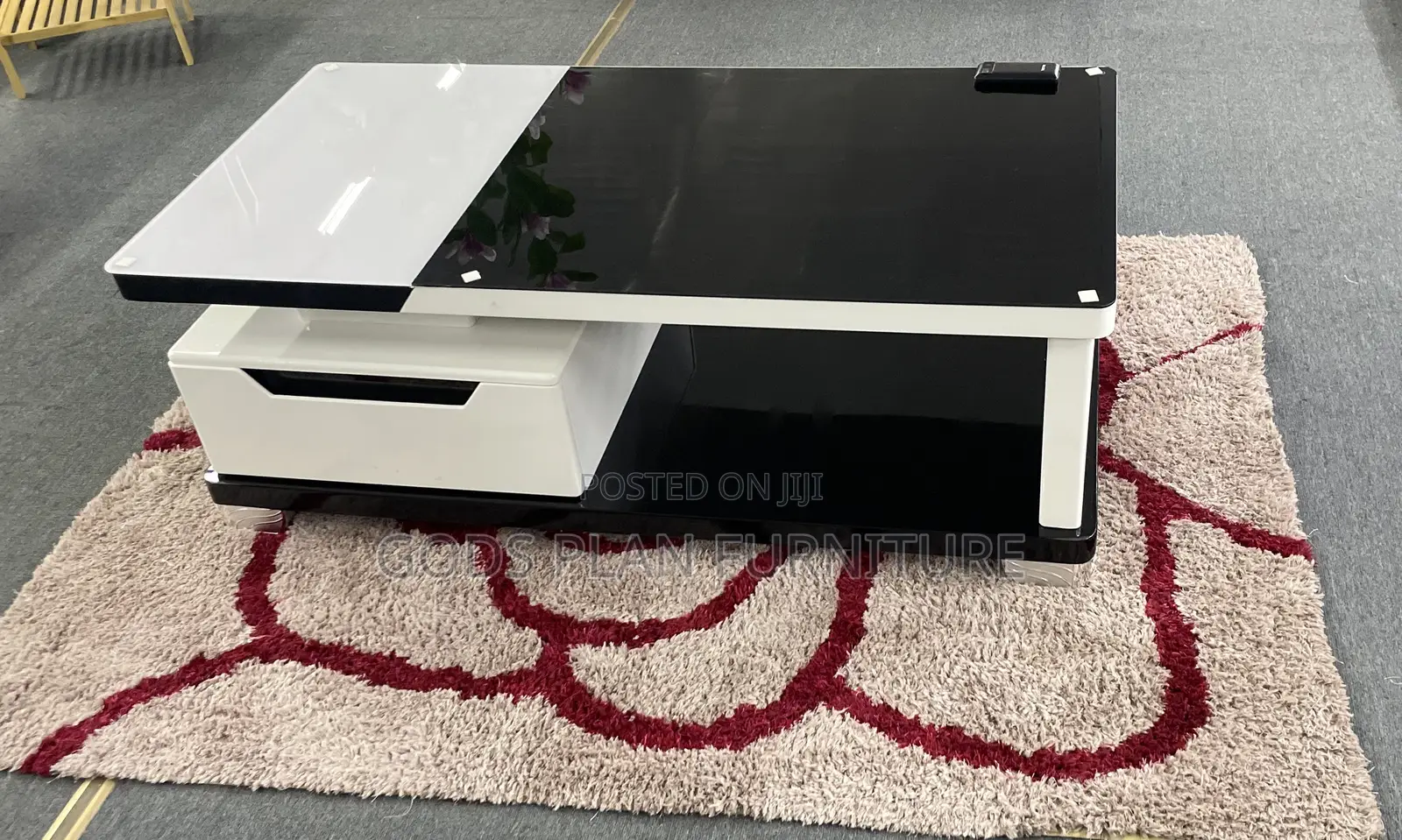 Center Table A513