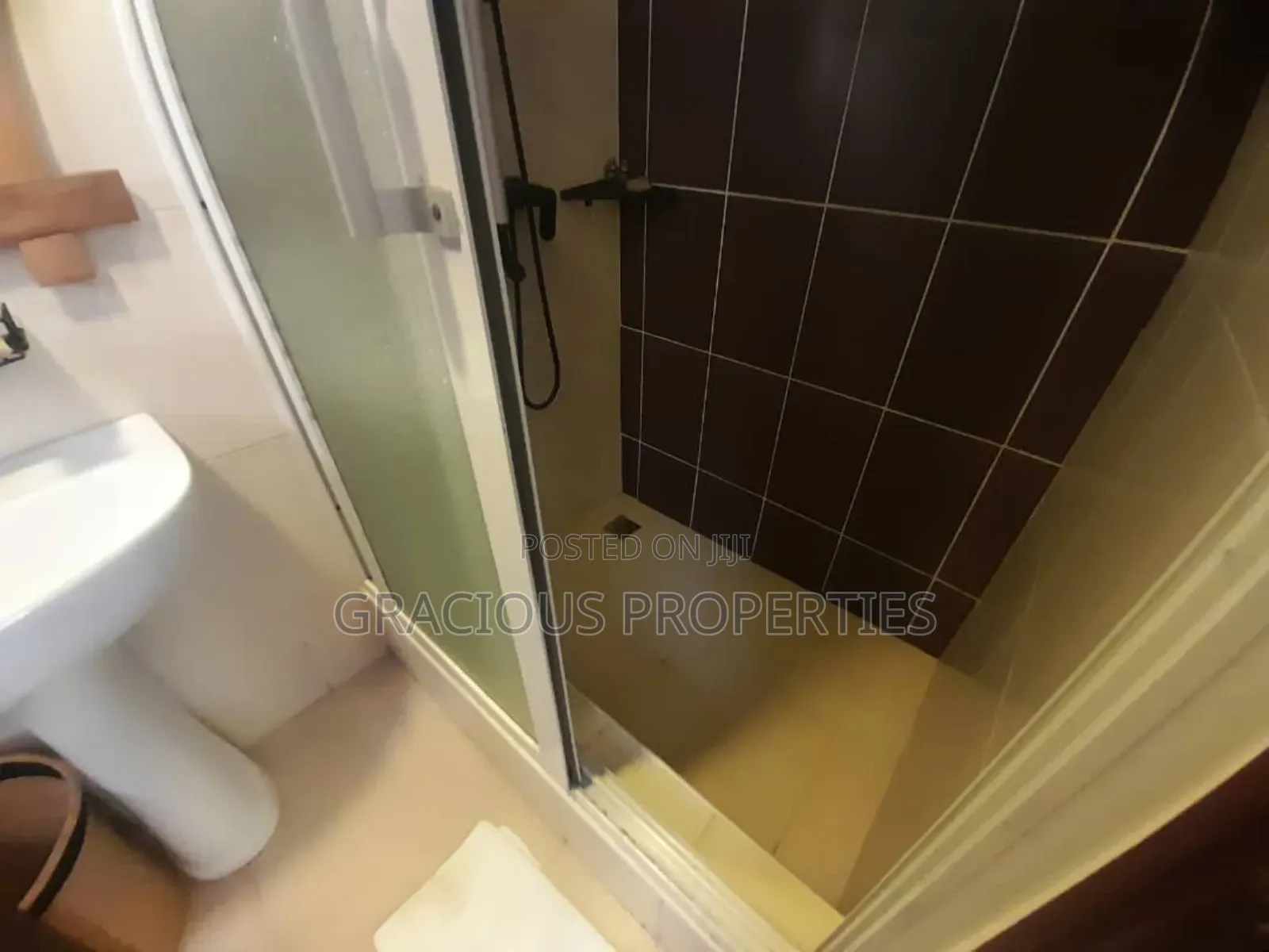 1bdrm Apartment in Gracious Properties, Amasaman for rent