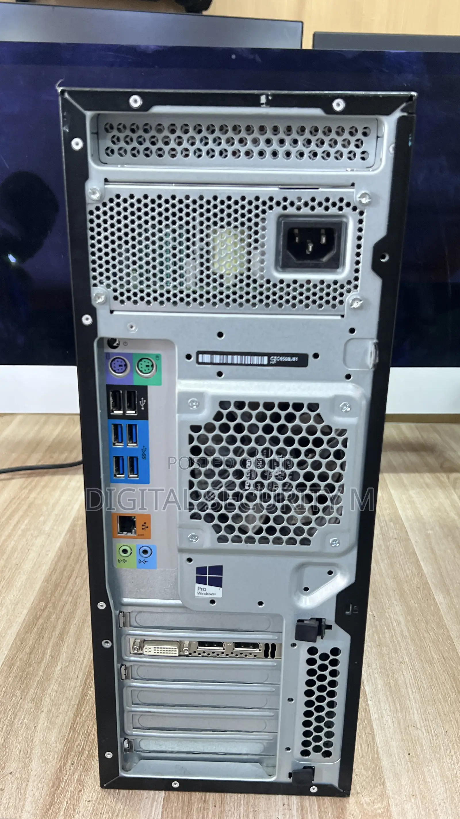 Desktop Computer HP Z440 8GB Intel Xeon HDD 1T