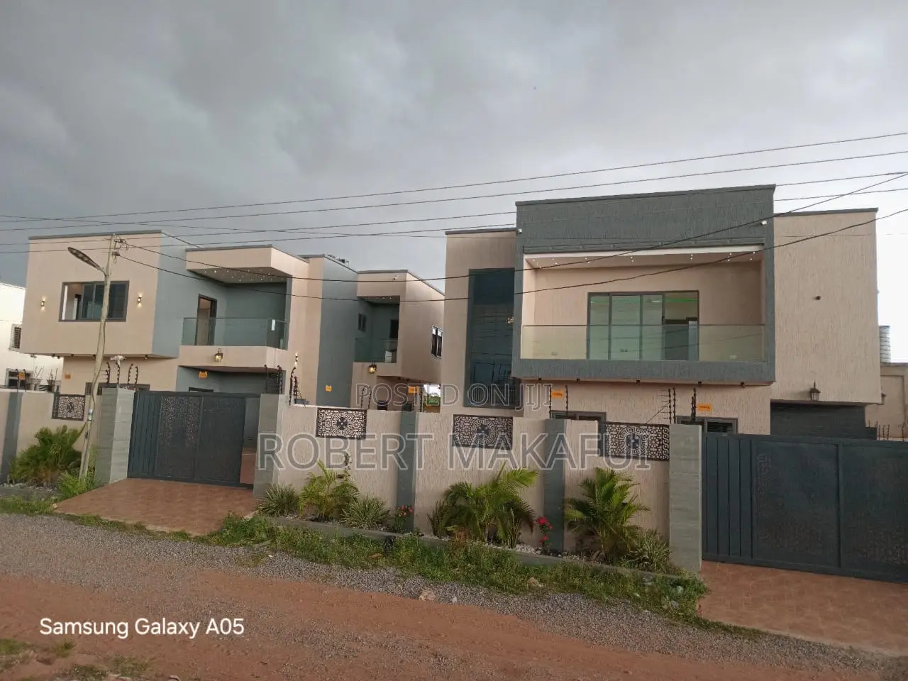 4bdrm House in Koastal Breeze, Oyarifa for sale