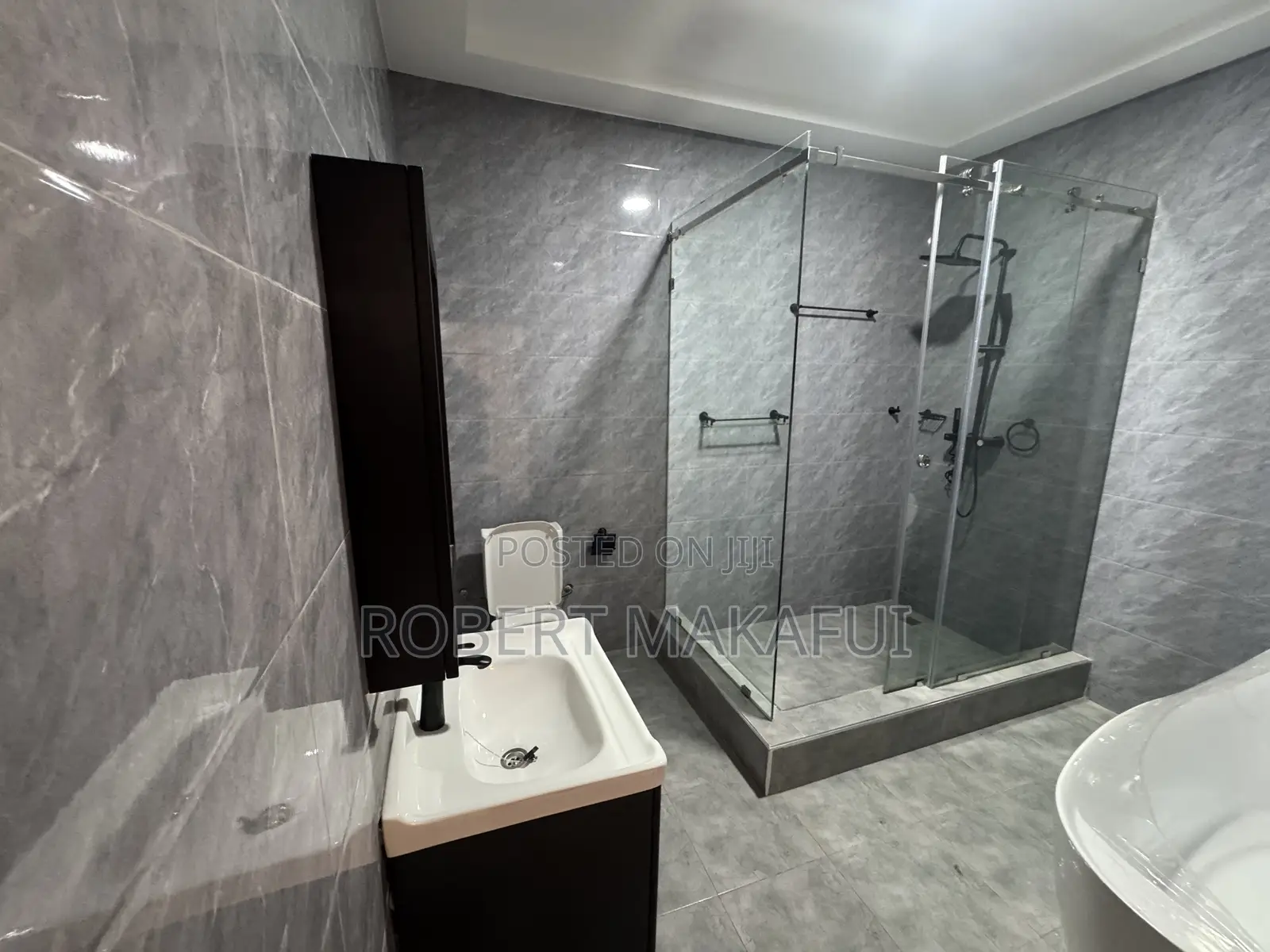 4bdrm House in Koastal Breeze, Oyarifa for sale