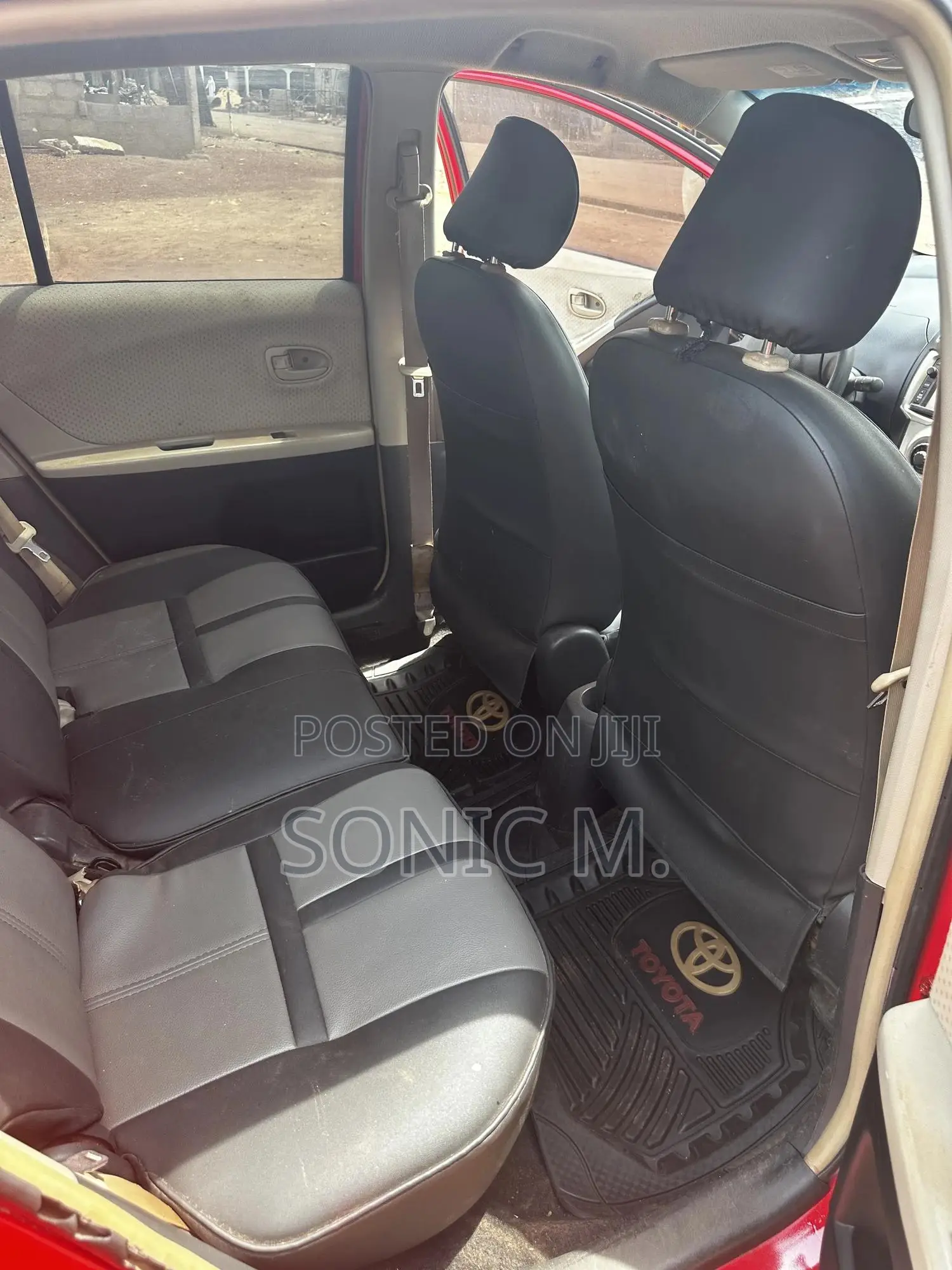 Toyota Vitz 1.3 FWD 5dr 2010 Red