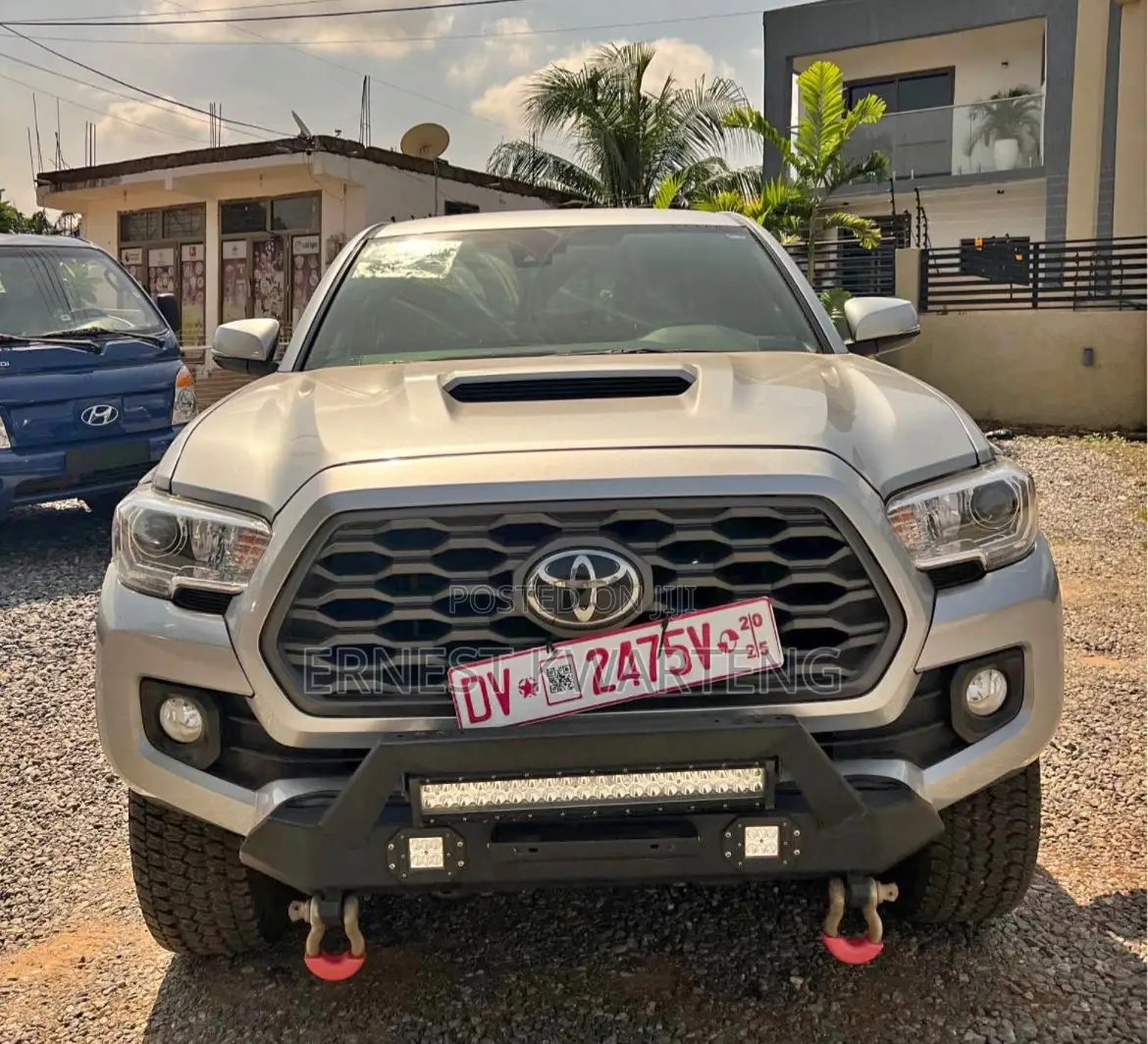 Toyota Tacoma 2023 White