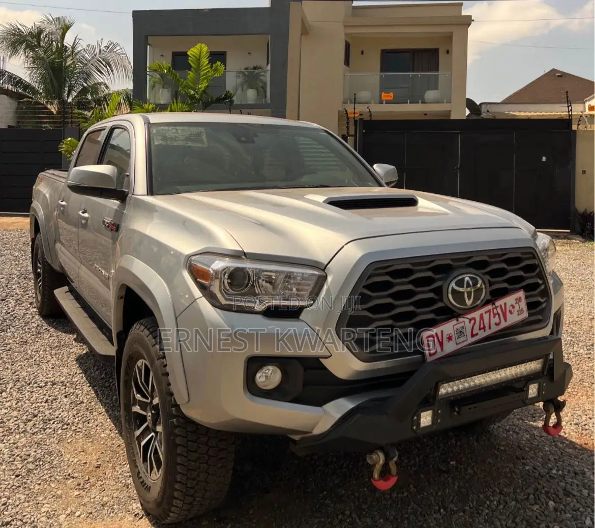 Toyota Tacoma 2023 White