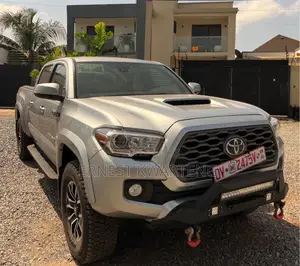 Toyota Tacoma 2023 White