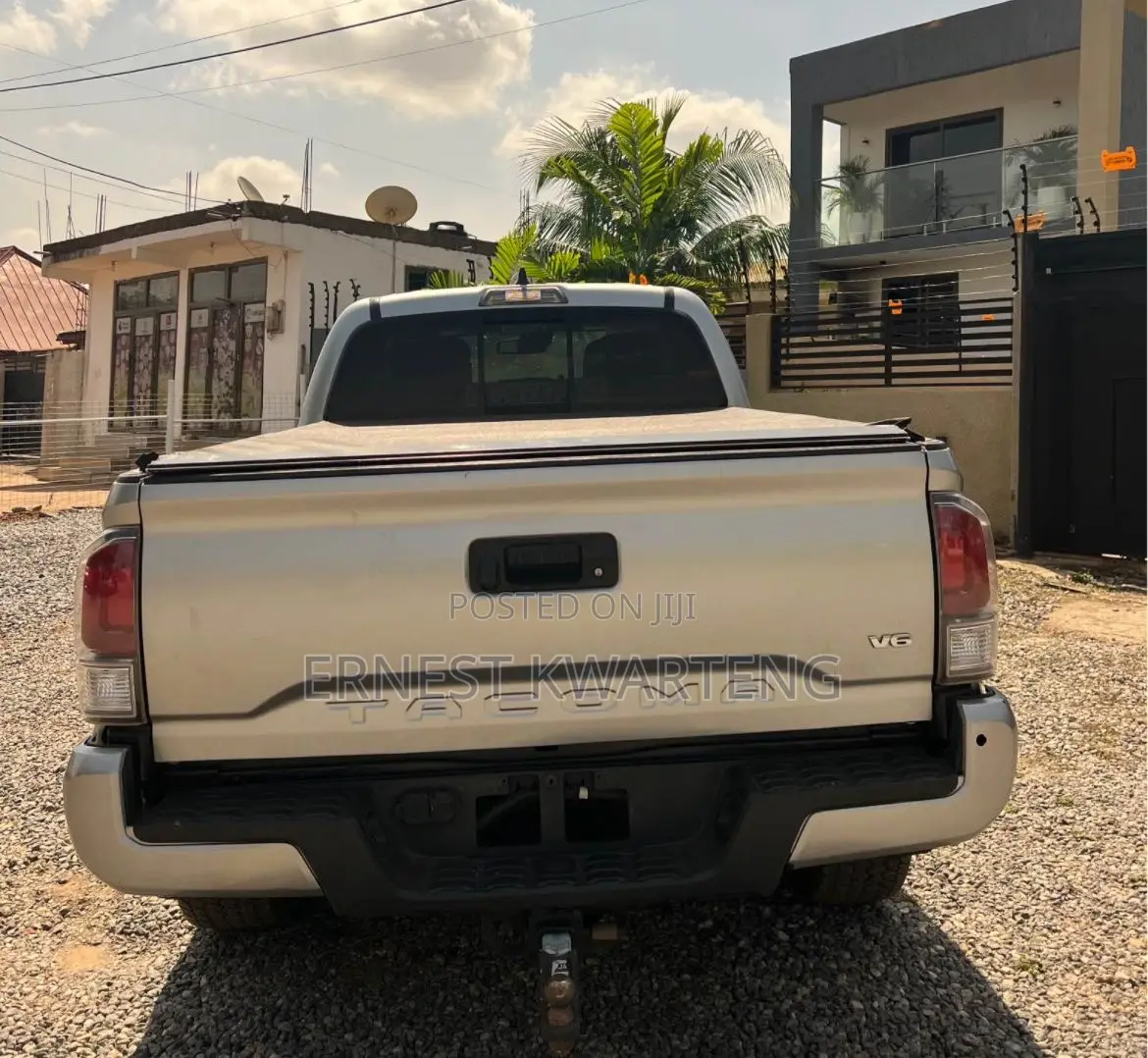 Toyota Tacoma 2023 White