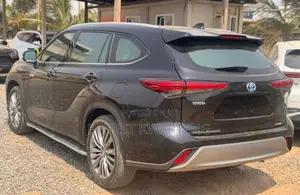 Toyota Highlander 2024 Black