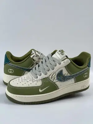 Nike Sneakers
