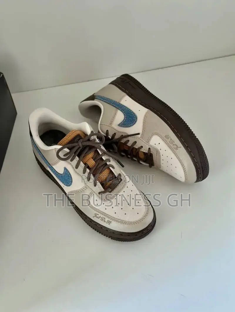 Nike Sneakers