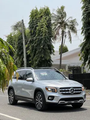 Mercedes-Benz GLB-Class GLB 250 4MATIC 2021 Silver