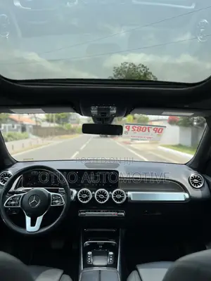 Mercedes-Benz GLB-Class GLB 250 4MATIC 2021 Silver