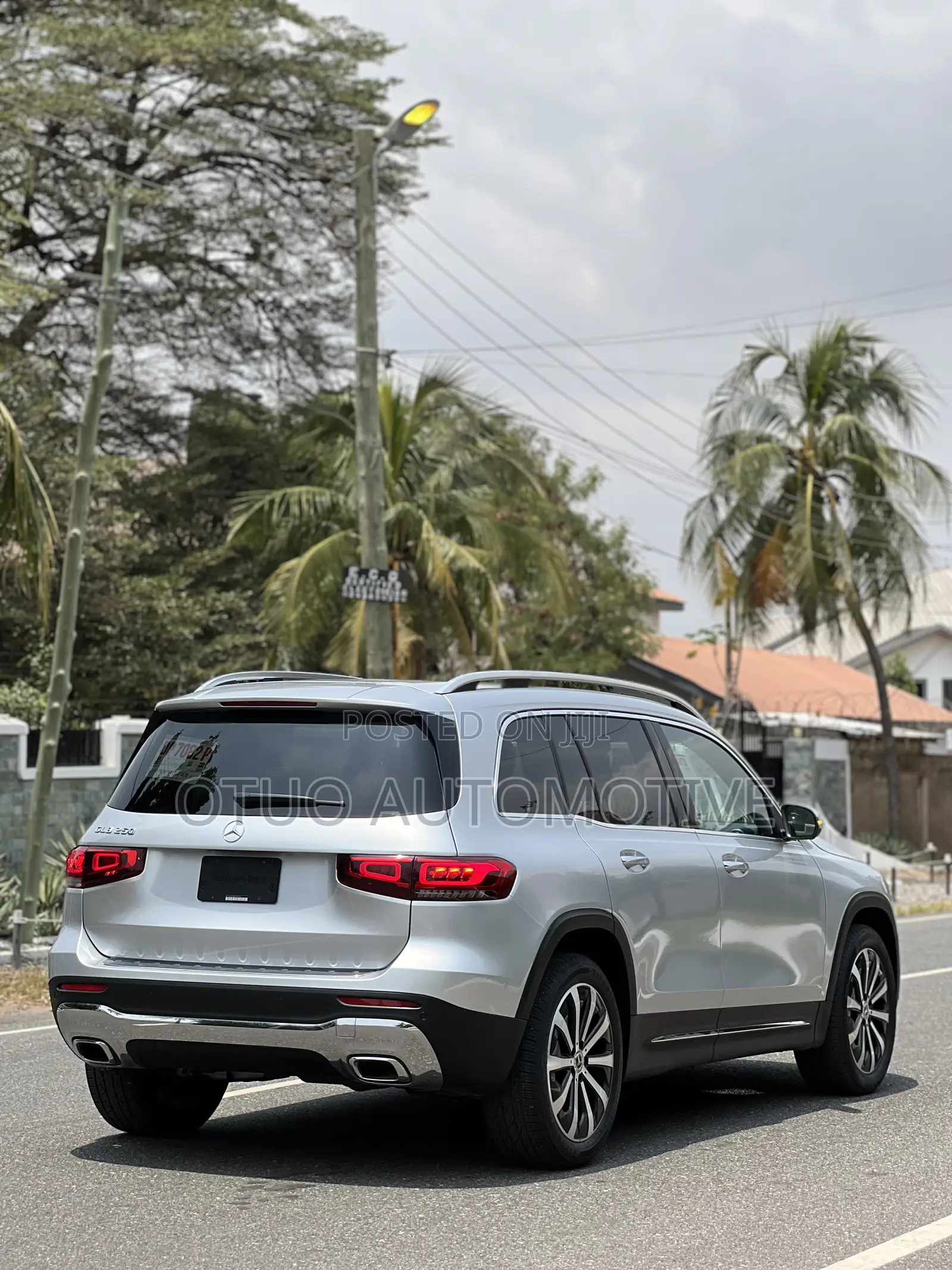 Mercedes-Benz GLB-Class GLB 250 4MATIC 2021 Silver