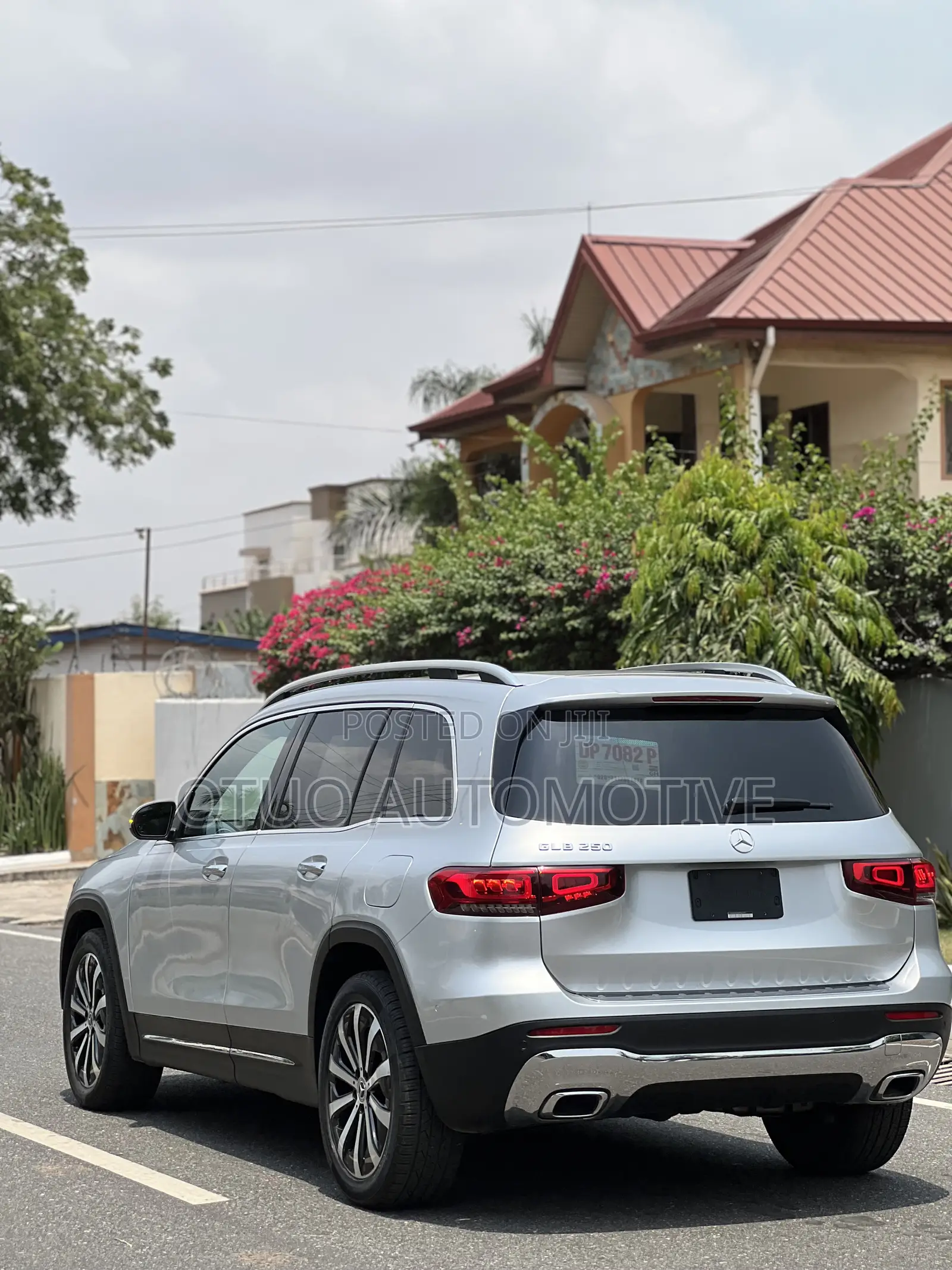 Mercedes-Benz GLB-Class GLB 250 4MATIC 2021 Silver