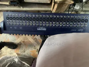 Soundcraft Lx9 32 Channel Professional Mixer