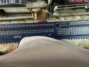 Soundcraft Lx9 32 Channel Professional Mixer