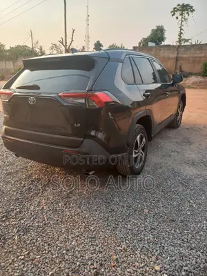 Toyota RAV4 LE 2022 Black