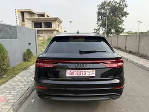 Audi Q8 2021 Black