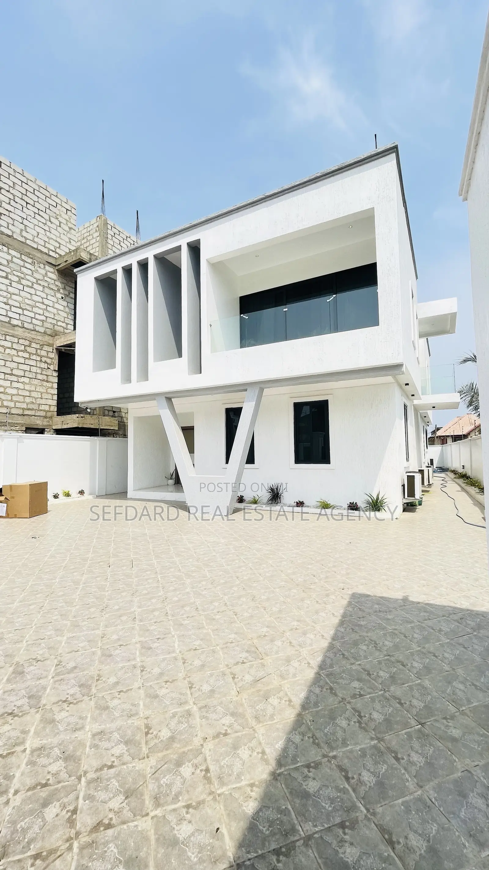 4bdrm Duplex in Tseaddo for sale