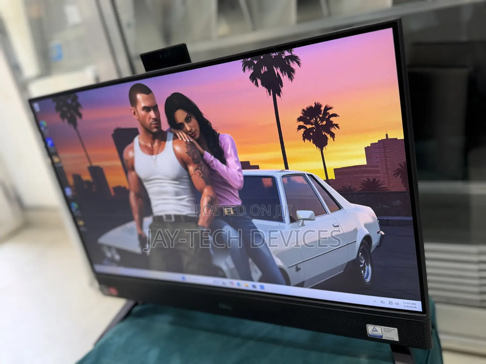 Dell Inspiron 27 All-in-One 8GB AMD Ryzen 5 SSHD (Hybrid) 512GB