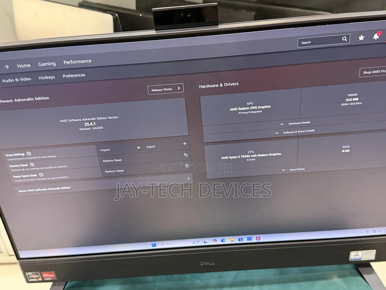 Dell Inspiron 27 All-in-One 8GB AMD Ryzen 5 SSHD (Hybrid) 512GB