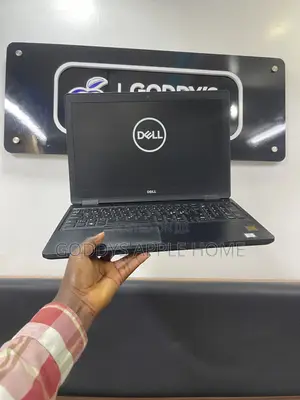 Laptop Dell Latitude 5580 8GB Intel Core i5 SSD 256GB