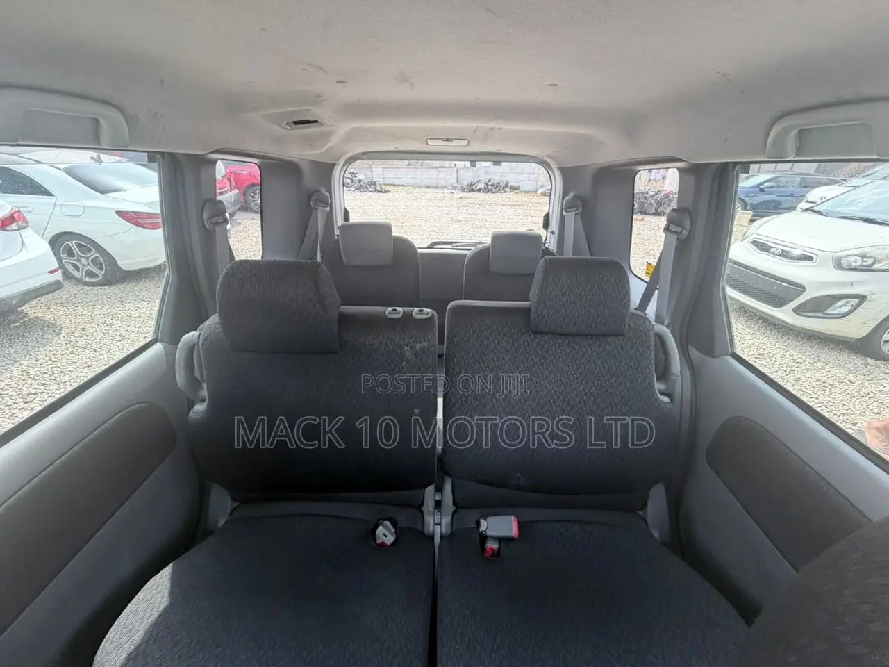 Toyota Sienta 2015 Silver