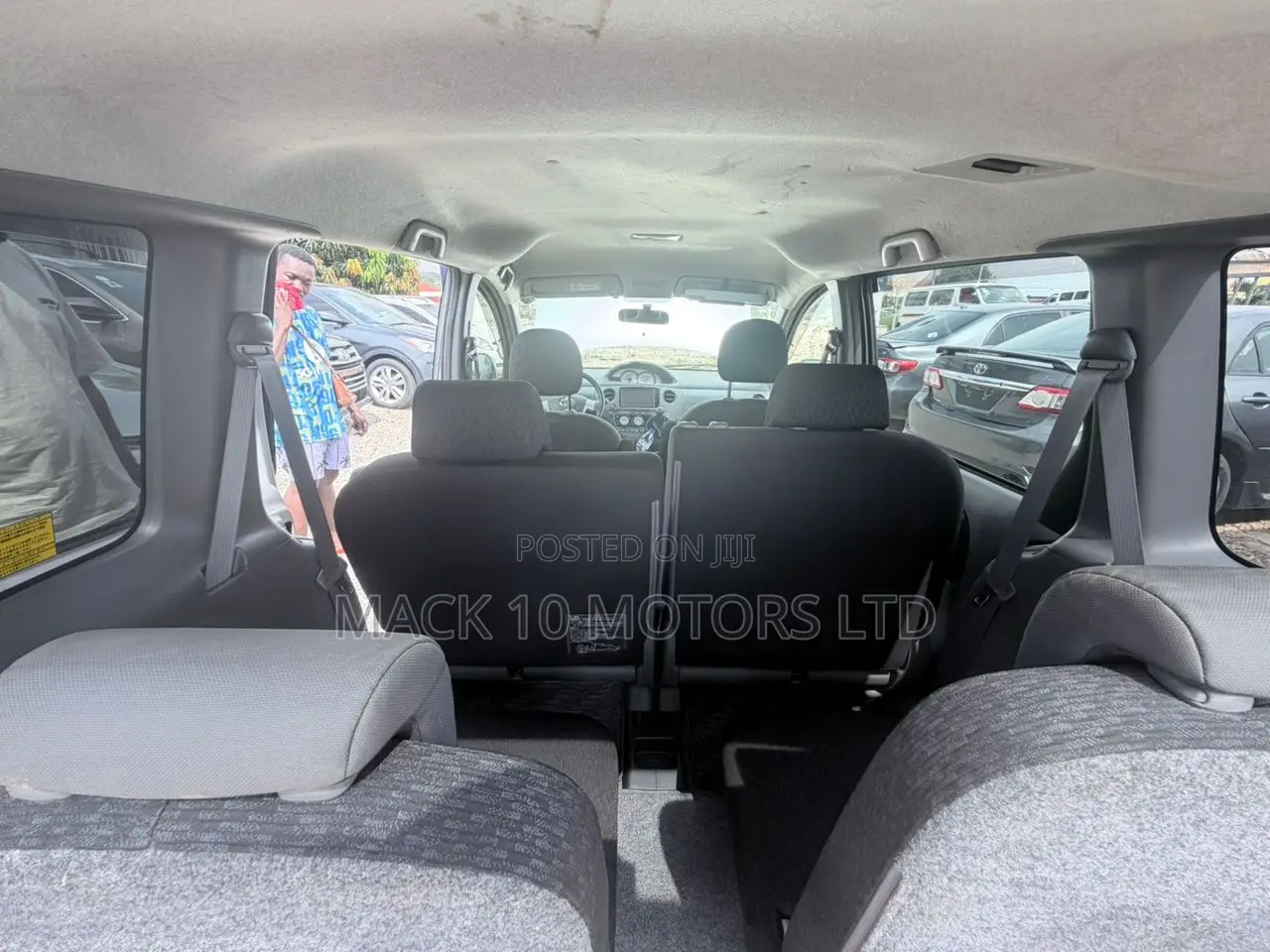 Toyota Sienta 2015 Silver