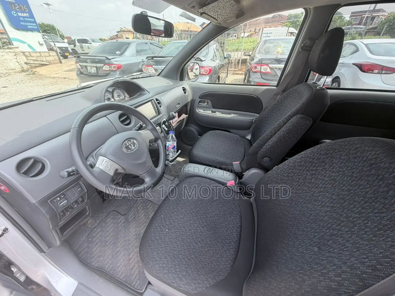 Toyota Sienta 2015 Silver