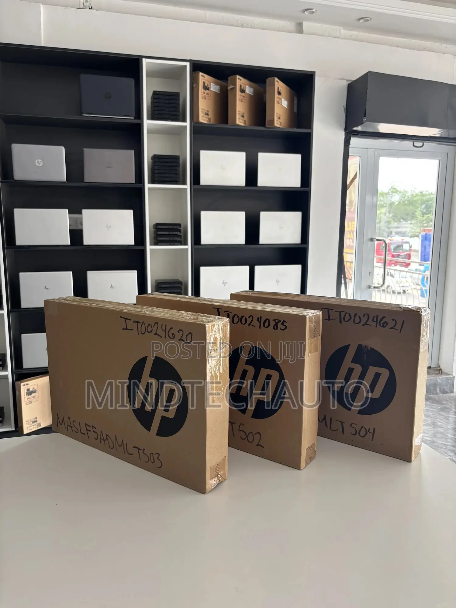 New Laptop HP ZBook Firefly 16 G10 16GB Intel Core i5 HDD+SSD 256GB