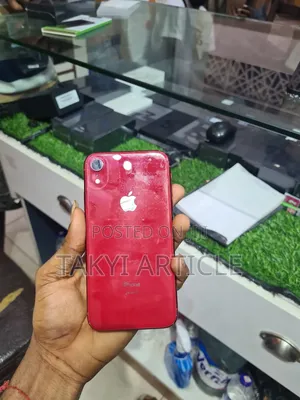 Apple iPhone XR 64 GB Red