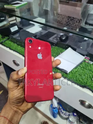 Apple iPhone XR 64 GB Red