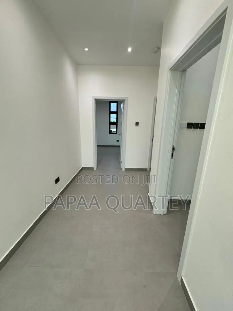 Furnished 5bdrm Villa in Airport Residential Area for sale