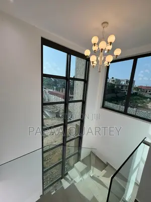 Furnished 5bdrm Villa in Airport Residential Area for sale