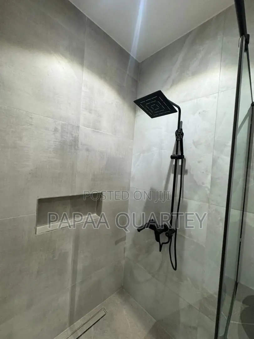 Furnished 5bdrm Villa in Airport Residential Area for sale